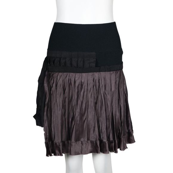 Pre Loved Sacai Black Ruffled Skirt - Picture 2 of 5